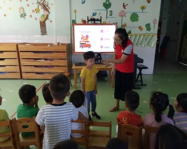 不亂吃東西——河東工業園區實驗幼兒園混齡一班食品安全教育活動 不亂吃東西——河東工業園區實驗幼兒園混齡一班食品安全教育活動