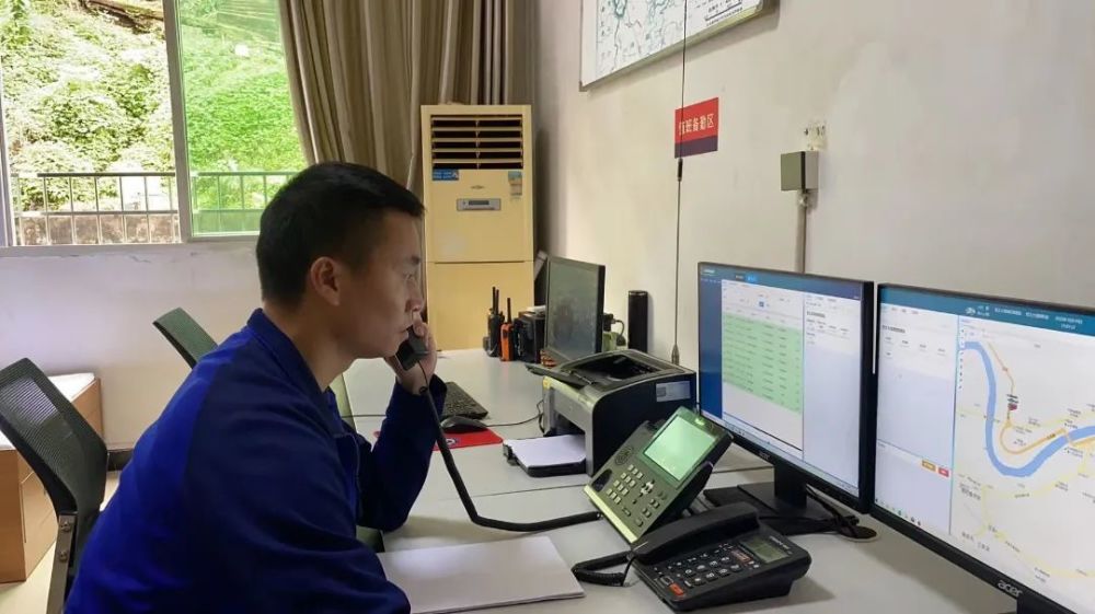 為愛護航，安全抵達——我校附屬幼兒園校車安全演練活動