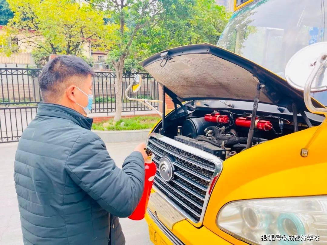 遇事不慌，聽從指揮！柏林陽光幼兒園校車安全演練，為愛護航！