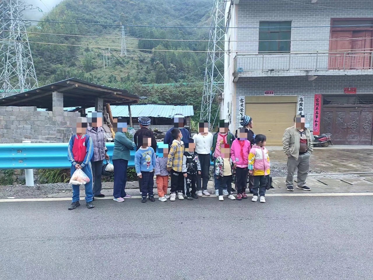 非法營(yíng)運(yùn)“黑校車(chē)”，貴州一駕駛員被依法判刑！