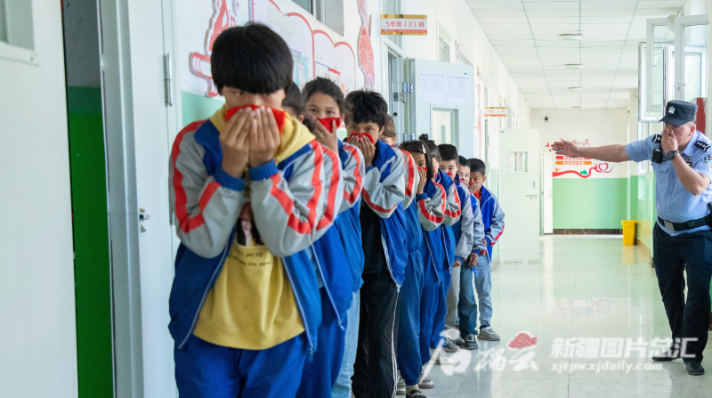 防災減災進校園 看警察蜀黍的科普“課堂” 防災減災進校園 看警察蜀黍的科普“課堂”