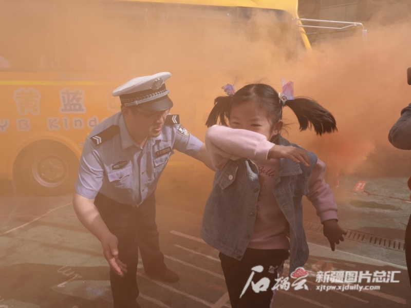 防災減災進校園 看警察蜀黍的科普“課堂” 防災減災進校園 看警察蜀黍的科普“課堂”