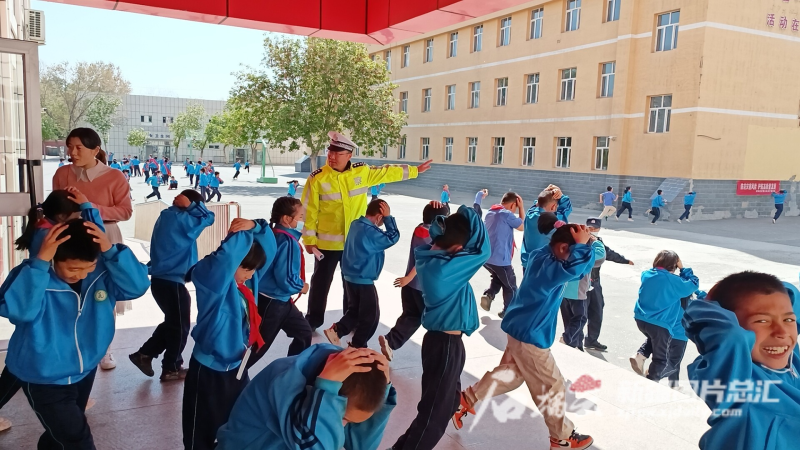 防災減災進校園 看警察蜀黍的科普“課堂” 防災減災進校園 看警察蜀黍的科普“課堂”