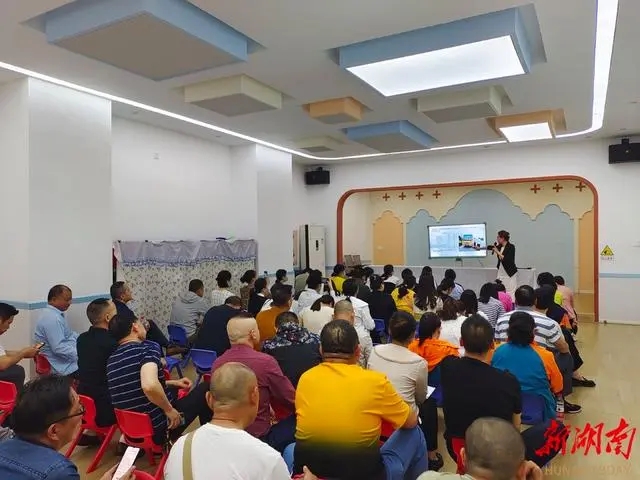 校車安全無小事，岳塘區(qū)開展校車安全培訓(xùn)暨應(yīng)急疏散演練