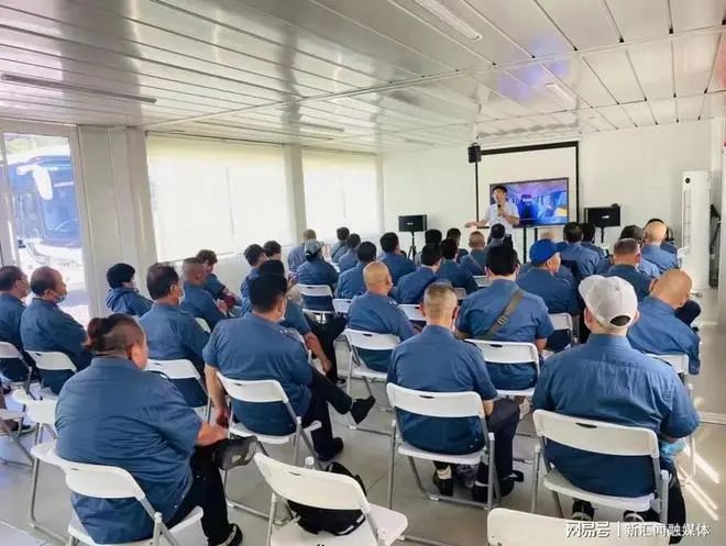 校車夏季大檢修,為學生安全出行保駕護航 圖片