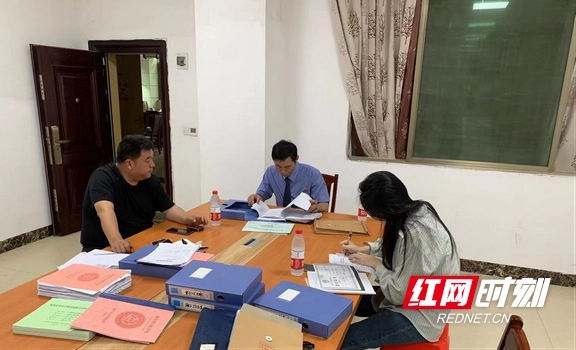 祁東縣:開展聯(lián)合安全檢查,筑牢校車安全防線 祁東縣:開展聯(lián)合安全檢查,筑牢校車安全防線