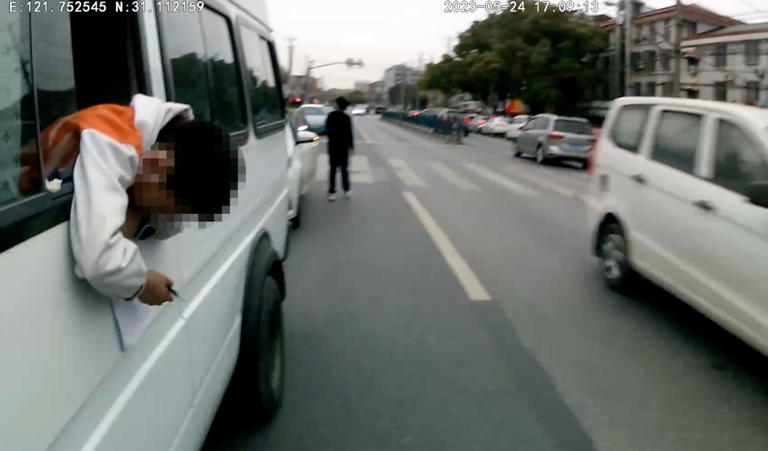 孩子的安全豈能兒戲?六一前,查獲“黑校車”! 圖片