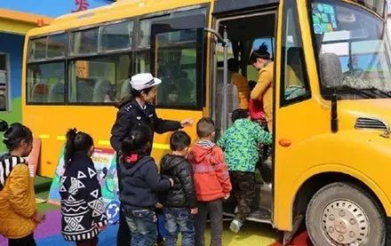 校車乘坐指南，請務(wù)必收下！