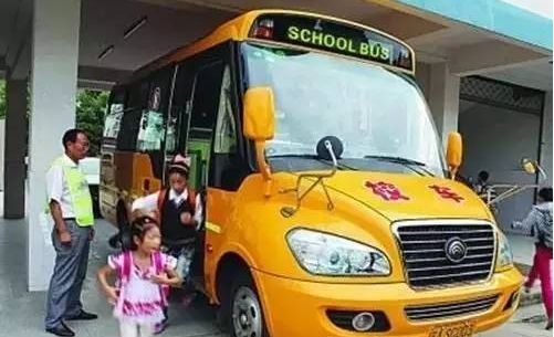 校車乘坐指南，請務(wù)必收下！