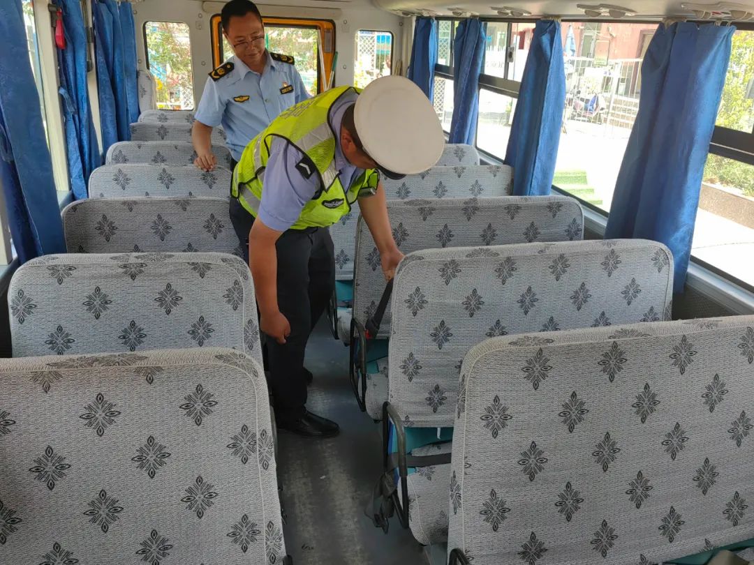 【安全生產(chǎn)月】開展校車“健康體檢” 守護(hù)學(xué)生出行安全 圖片