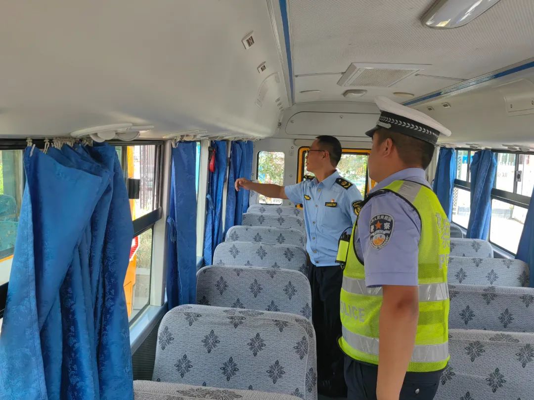 【安全生產(chǎn)月】開展校車“健康體檢” 守護(hù)學(xué)生出行安全 圖片