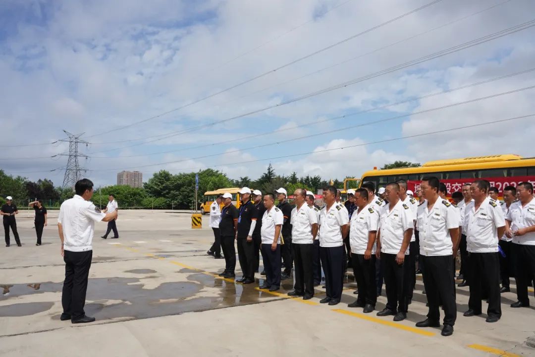 校車駕駛員技能“大比武” | 2000余名“老司機”亮出真功夫 圖片