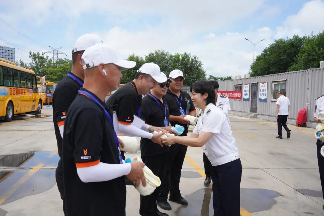 校車駕駛員技能“大比武” | 2000余名“老司機”亮出真功夫 圖片