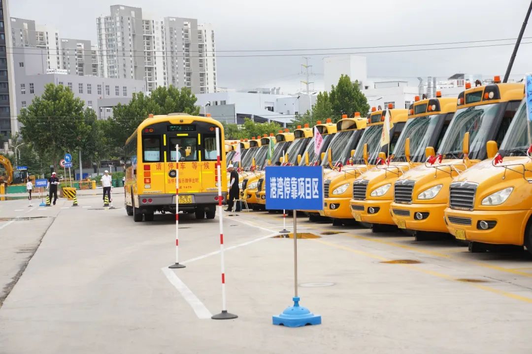 校車駕駛員技能“大比武” | 2000余名“老司機”亮出真功夫 校車駕駛員技能“大比武” | 2000余名“老司機”亮出真功夫