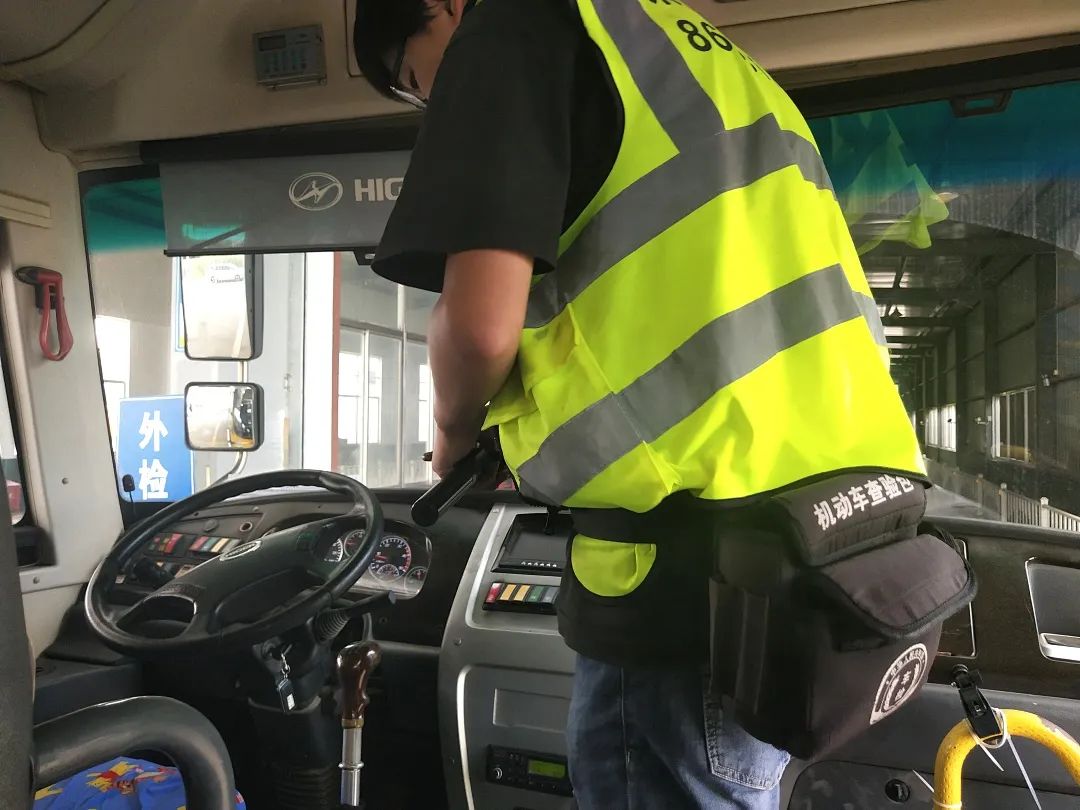 暑期校車“體檢”忙 圖片