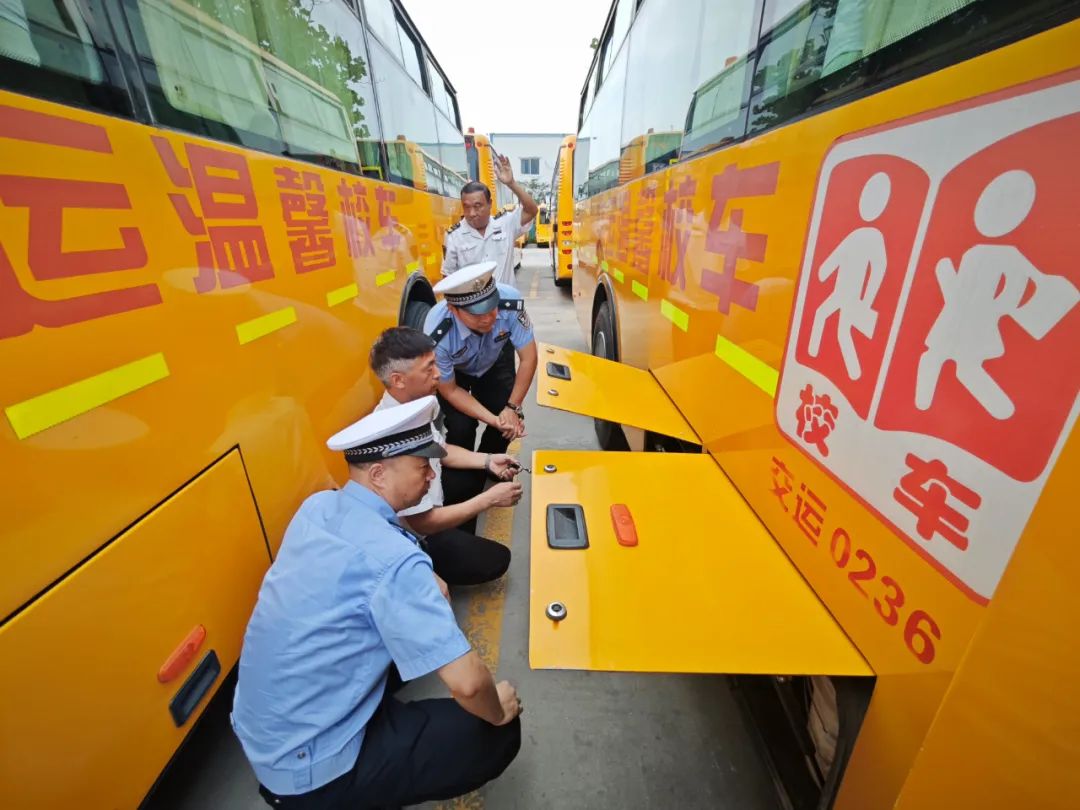 開學季 | 平度公安交警開展校車安全大檢查,為新學期保駕護航! 圖片