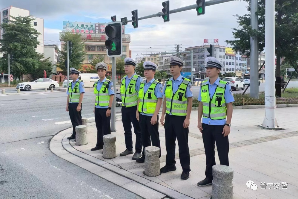 區域聯合整治 | 普寧交警開展校車交通安全專項整治行動 圖片