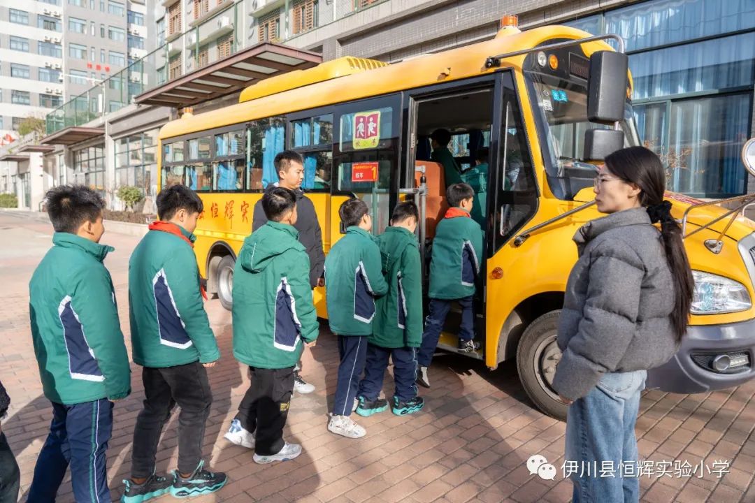 校車安全 警鐘長鳴 圖片