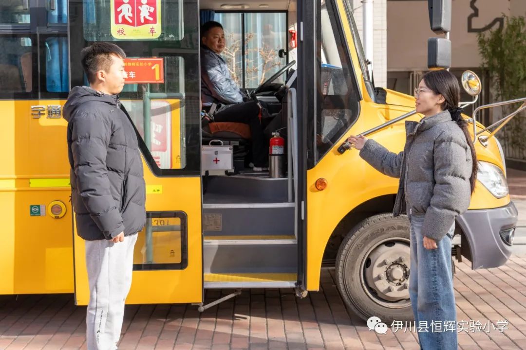 校車安全 警鐘長鳴 圖片