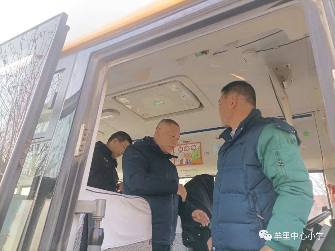羊里中心小學迎接濟南市校車安全聯合檢查/ 羊里中心小學迎接濟南市校車安全聯合檢查