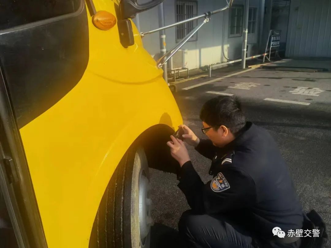 【冬季整治行動】冬季校車大“體檢”,護航平安上學路 圖片