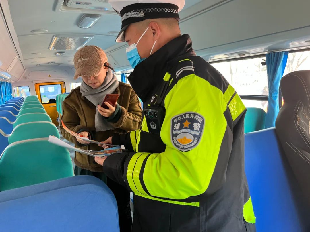 校車安全無小事!交警三大隊開展校車駕駛人“面對面”安全宣傳 圖片