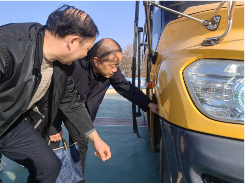 江南片區開展校車安全專項檢查/ 圖片