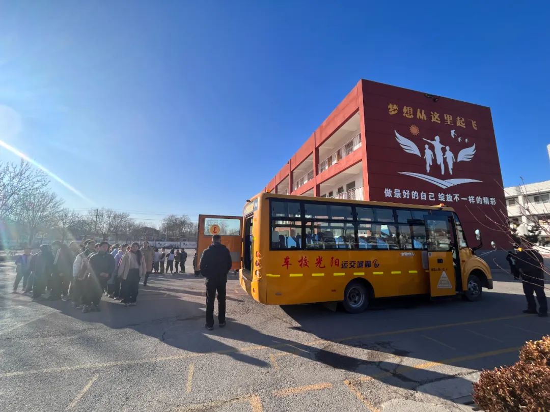 校車演練不松懈 逃生自救記心間 圖片