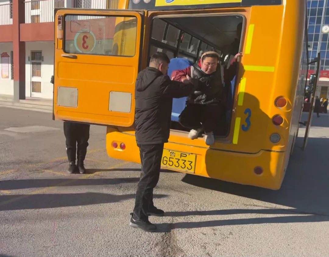 校車演練不松懈 逃生自救記心間 圖片