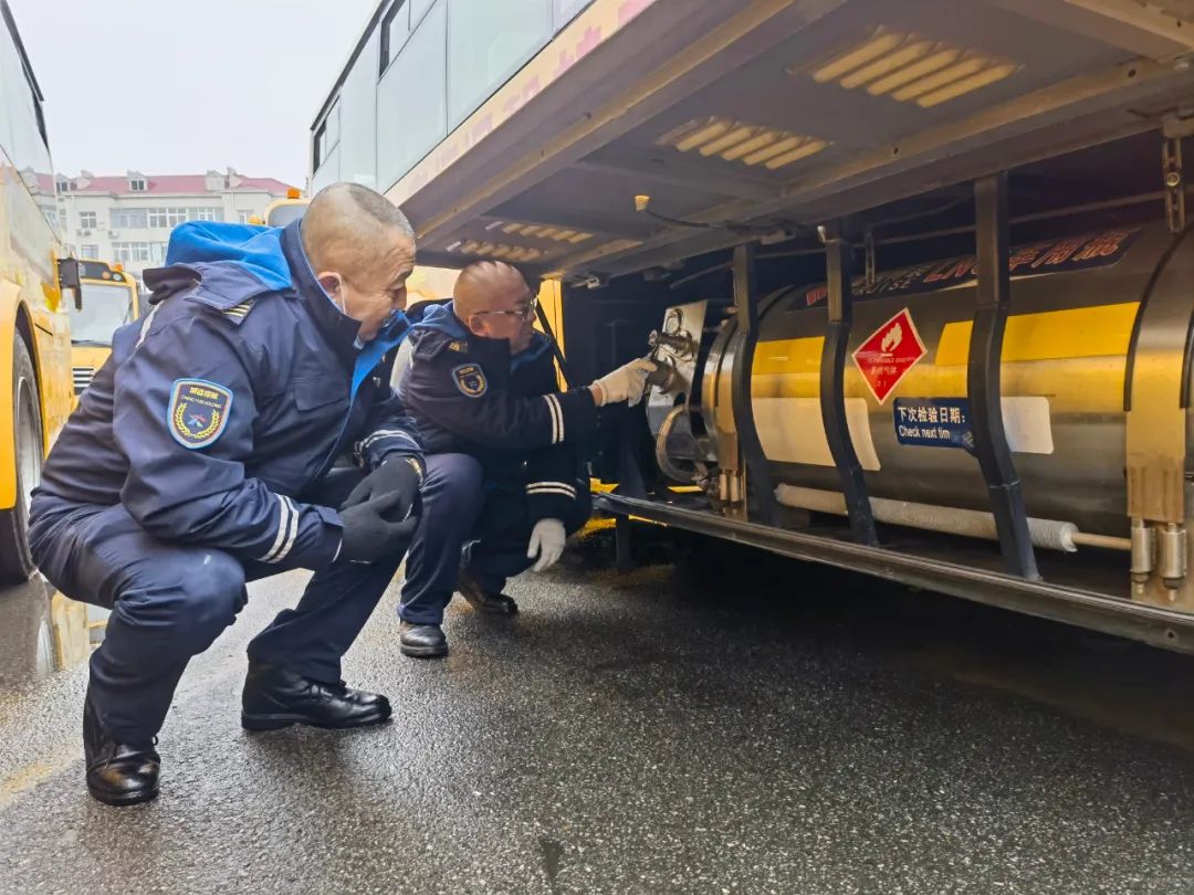 安全為先 常態“升級” | 青島城運控股集團交運溫馨校車進入“寒假模式” 圖片
