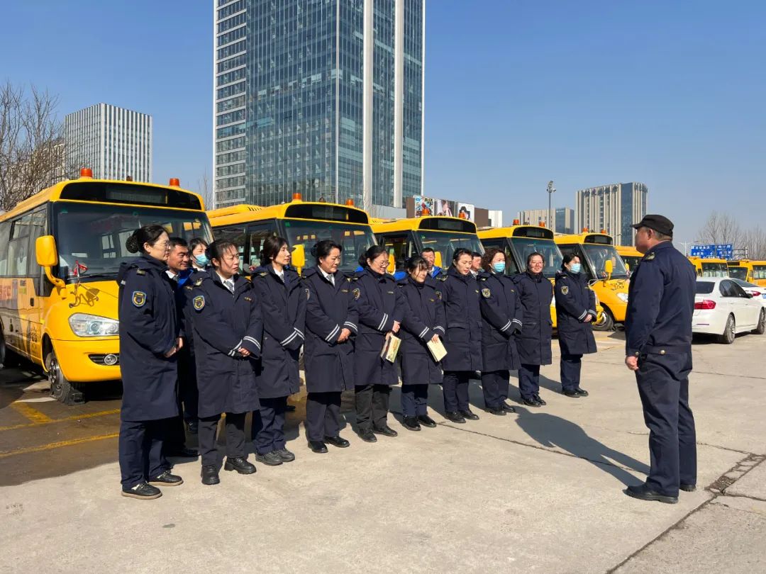 安全為先 常態“升級” | 青島城運控股集團交運溫馨校車進入“寒假模式” 圖片