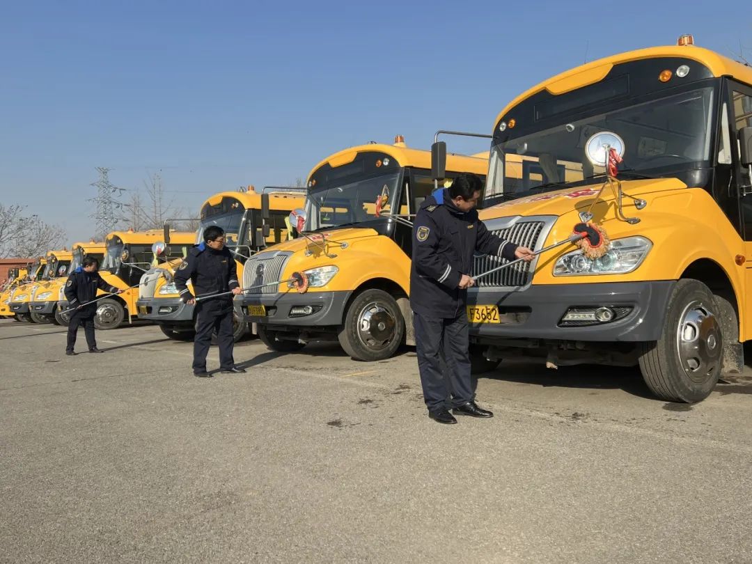 安全為先 常態“升級” | 青島城運控股集團交運溫馨校車進入“寒假模式” 圖片