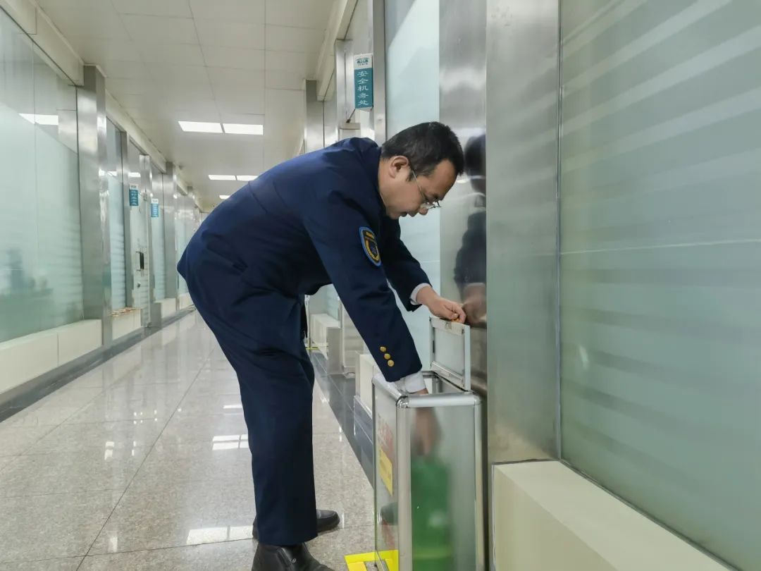 安全為先 常態“升級” | 青島城運控股集團交運溫馨校車進入“寒假模式” 圖片