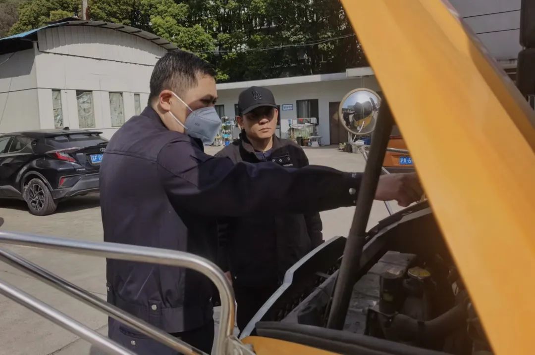 【開學(xué)季】靜安交警開展校車安全集中檢查 圖片