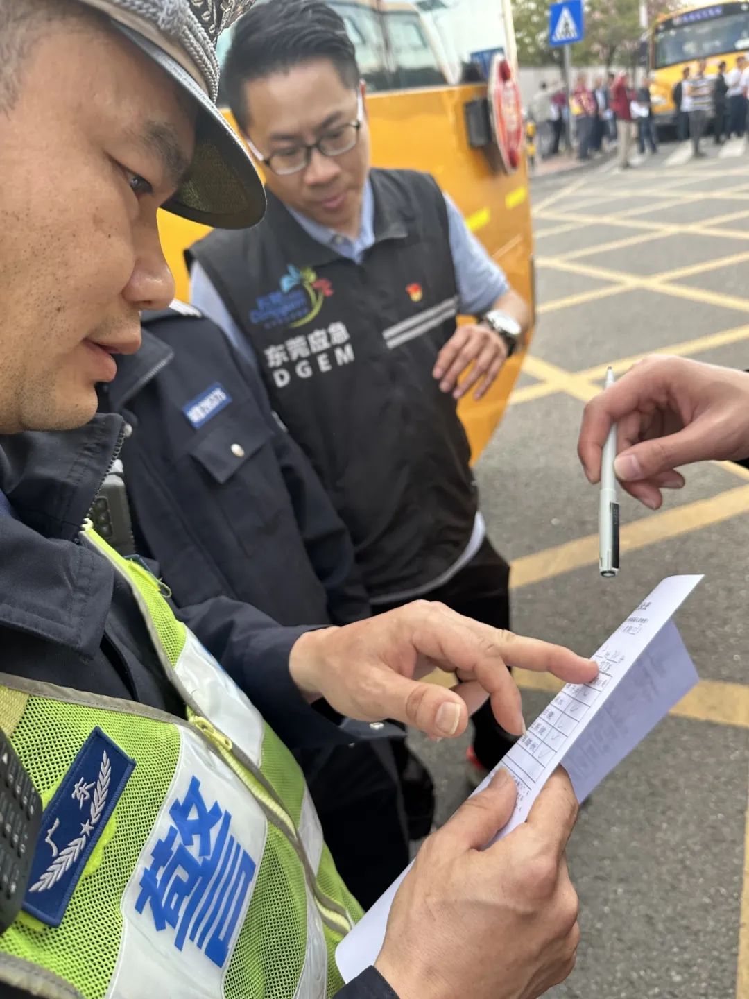 新學期啟航,萬江交警大隊攜手多方力量開展校車安全大檢查 新學期啟航,萬江交警大隊攜手多方力量開展校車安全大檢查