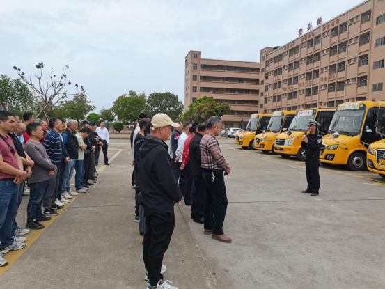 【安全在線】校車安全“大體檢”,民眾公安為新學期保駕護航! 圖片