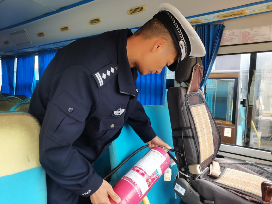 【安全在線】校車安全“大體檢”,民眾公安為新學期保駕護航! 圖片