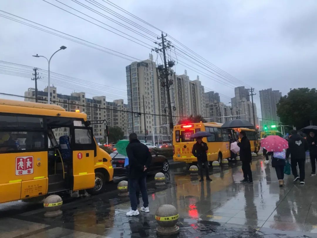 丹陽校車運(yùn)輸公司多措并舉確保校車開學(xué)安全/ 圖片