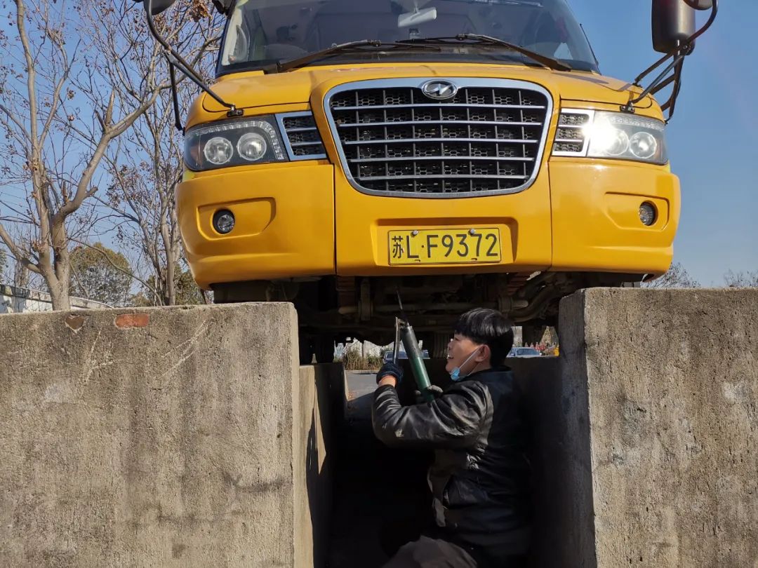 丹陽校車運(yùn)輸公司多措并舉確保校車開學(xué)安全/ 圖片