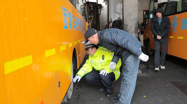 護航開學季 | 雙牌60臺校車接受集中“體檢” 圖片