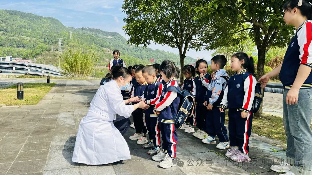 錦繡貝貝 | 校車交通事故應急演練 圖片