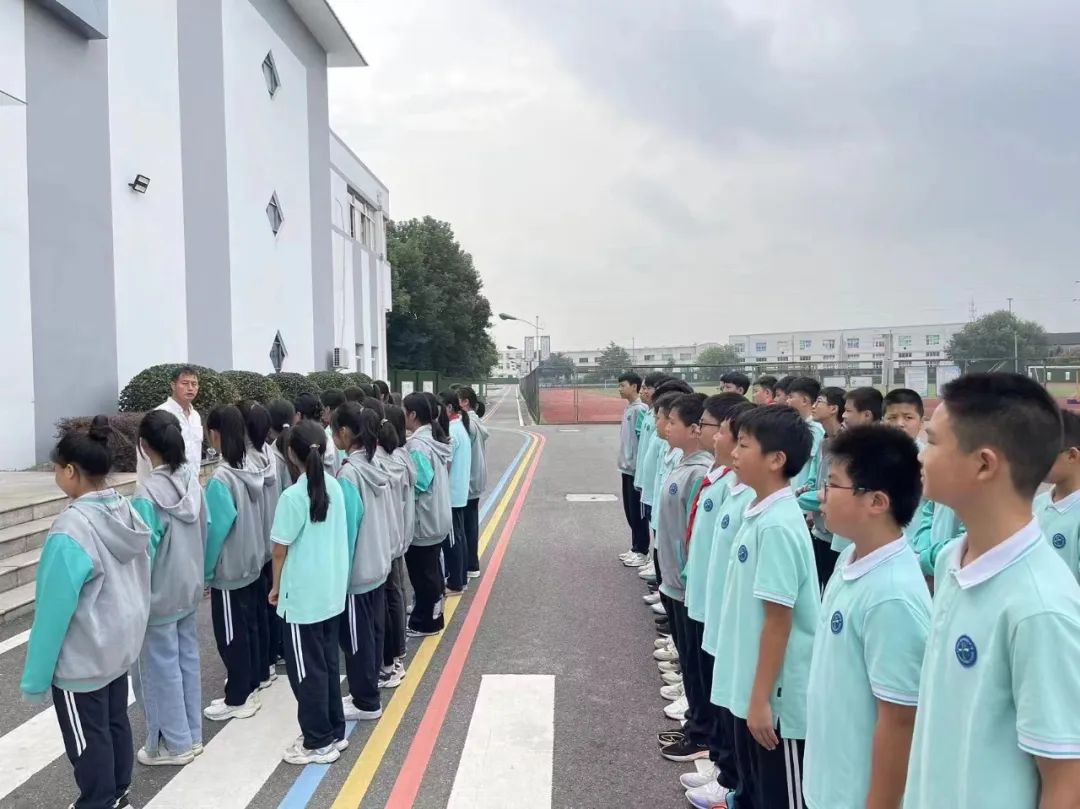 橫林初級中學開展校車安全演練活動/ 橫林初級中學開展校車安全演練活動