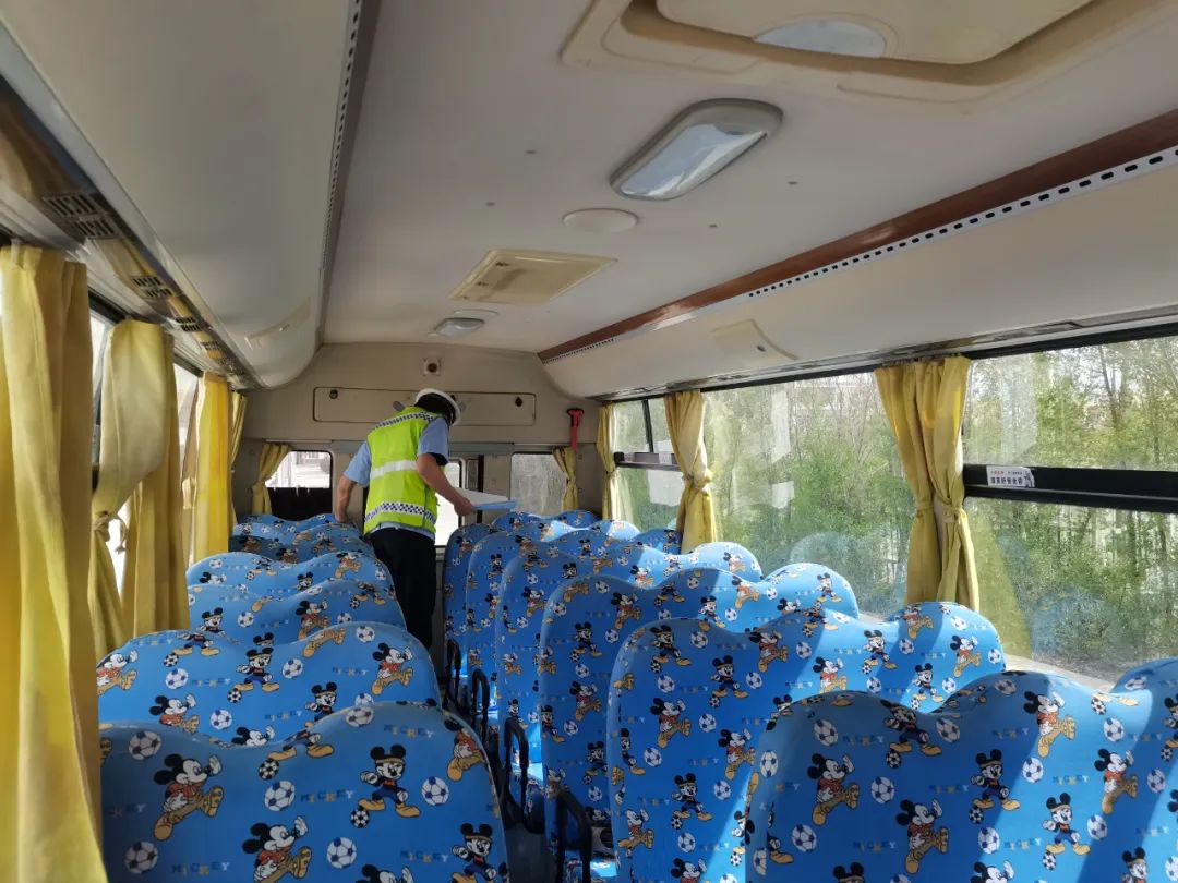 【七進(jìn)宣傳】嚴(yán)把校車安全關(guān),擰緊校園“安全閥” 圖片