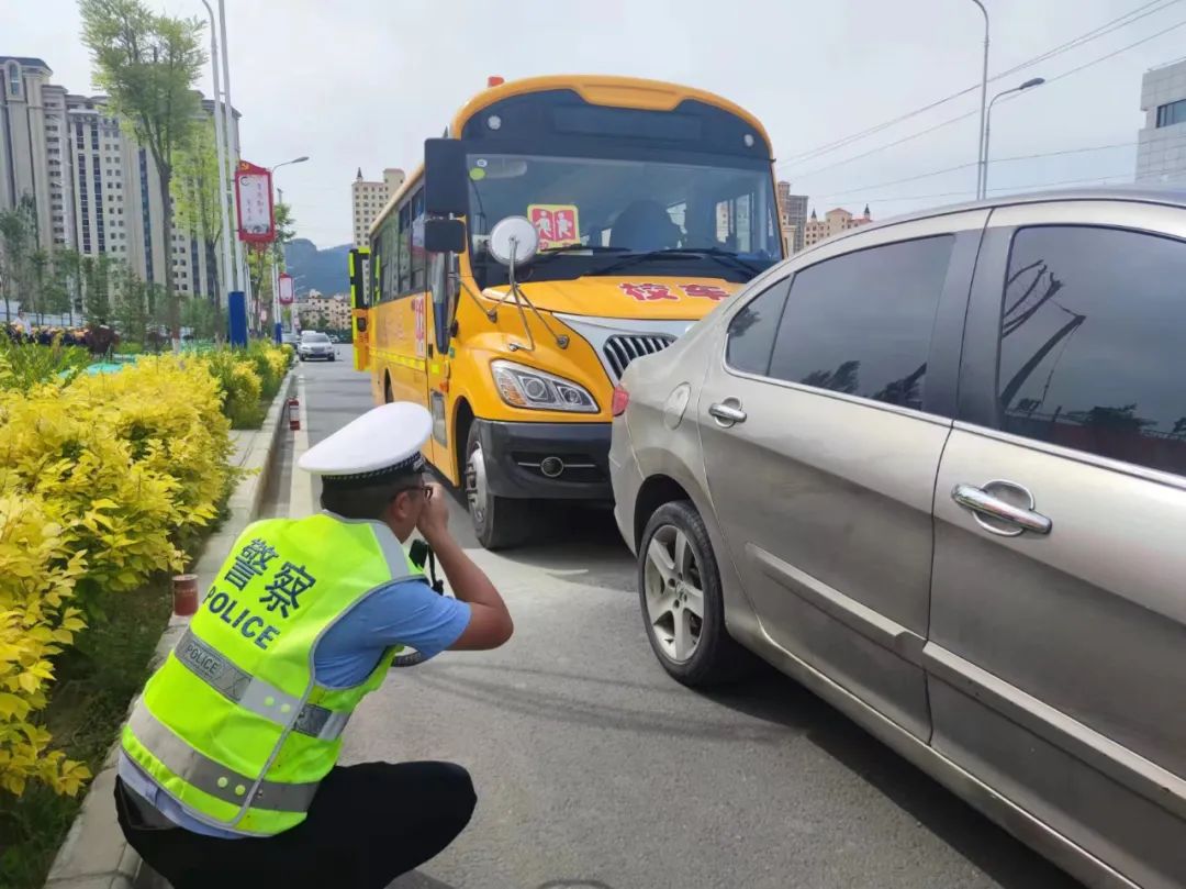 護校安園|大通公安聯合多部門開展校車交通事故應急演練,筑牢校園安全防線 圖片