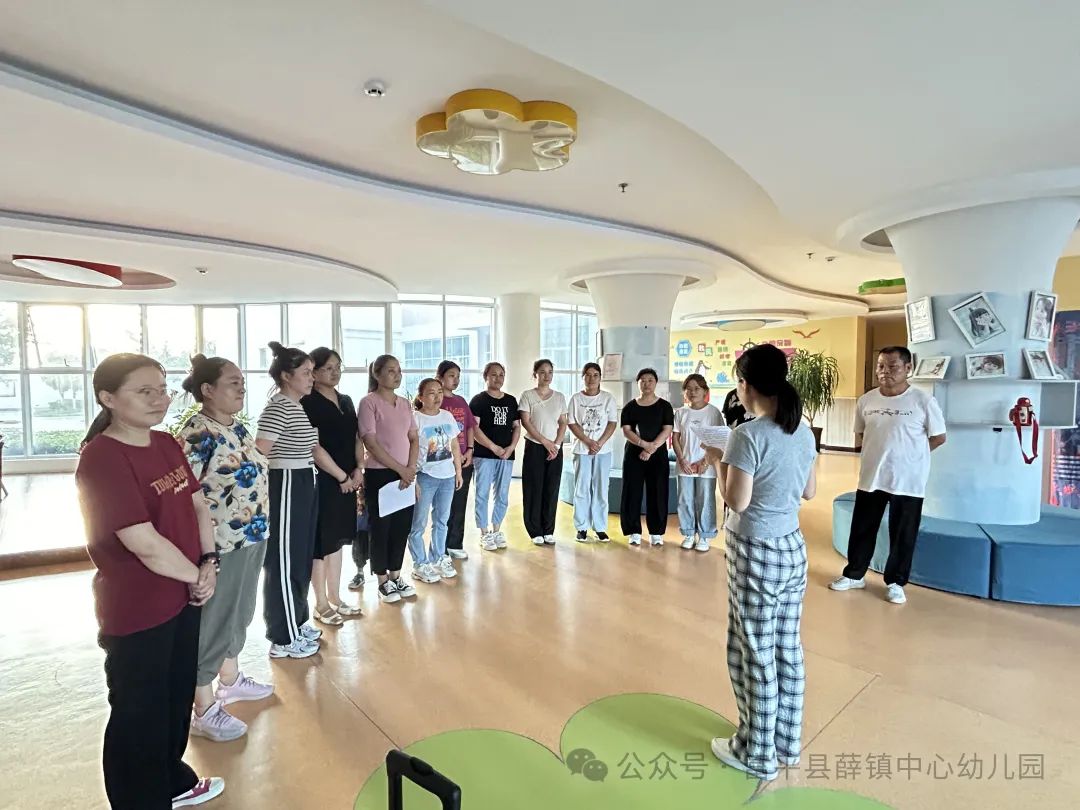 應急演練不松懈 校車安全伴我行——薛鎮中心幼兒園校車安全演練活動 應急演練不松懈 校車安全伴我行——薛鎮中心幼兒園校車安全演練活動