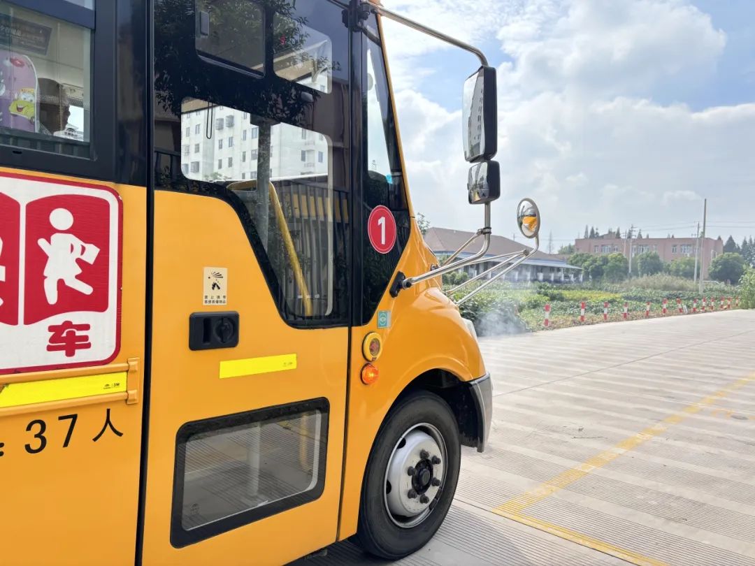 以練筑防 安全啟航 | 興化市陽山幼兒園校車安全應(yīng)急疏散演練 以練筑防 安全啟航 | 興化市陽山幼兒園校車安全應(yīng)急疏散演練