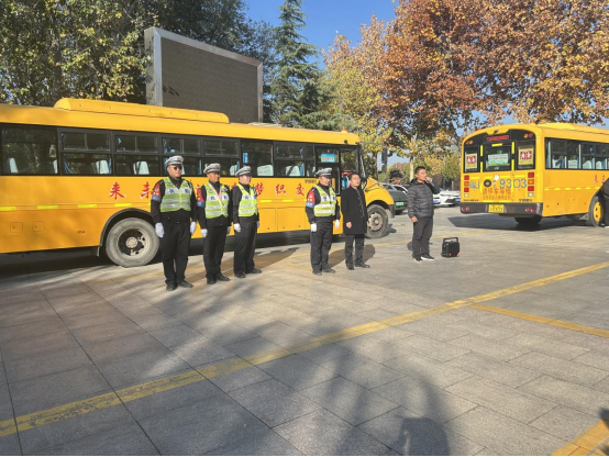 【校園安全】泰安市岱岳實驗中學“安全無小事,責任重泰山”校車應急疏散演練安全為基,共筑防線 圖片