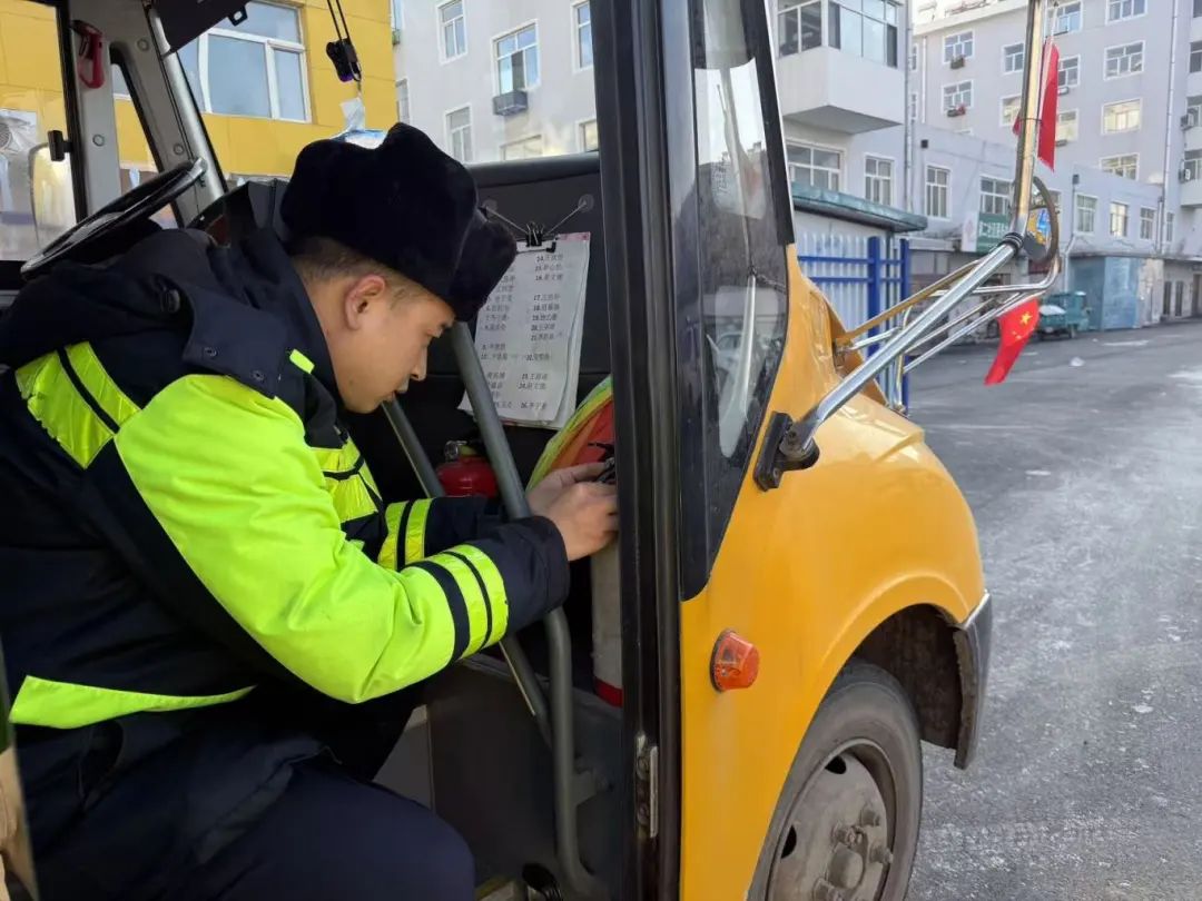 【能力作風(fēng)建設(shè)】林區(qū)公安局迎春分局交警大隊(duì)“三零”舉措,筑牢校車安全防線 圖片