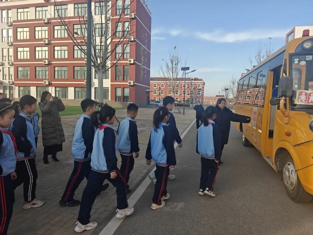 校車演練不松懈 安全意識筑心間 圖片