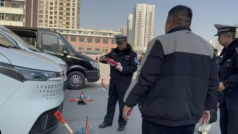 交通企業(yè)大檢查,筑牢春運(yùn)安全線 圖片